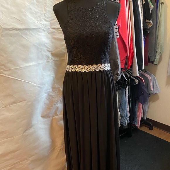 👗Junior Size Military Ball Gown - Picture 4 of 10